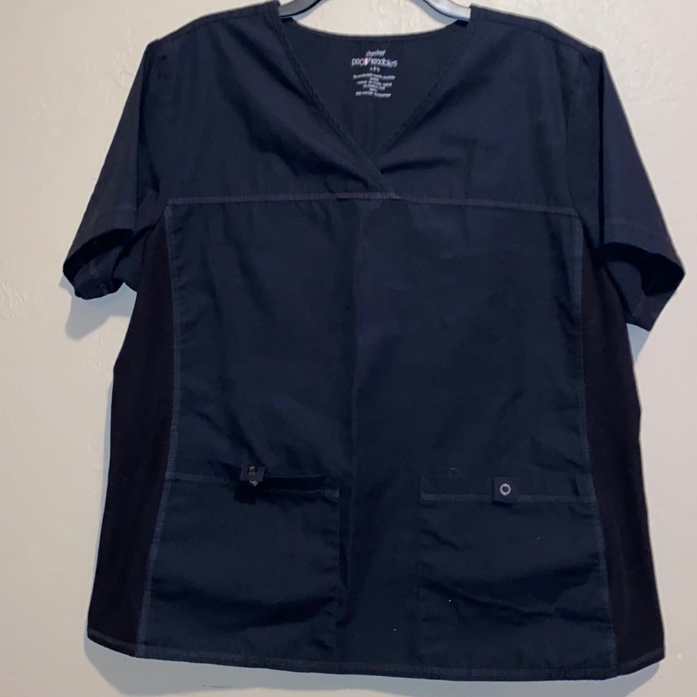 Cherokee pro flexibles Xl scrub top.
